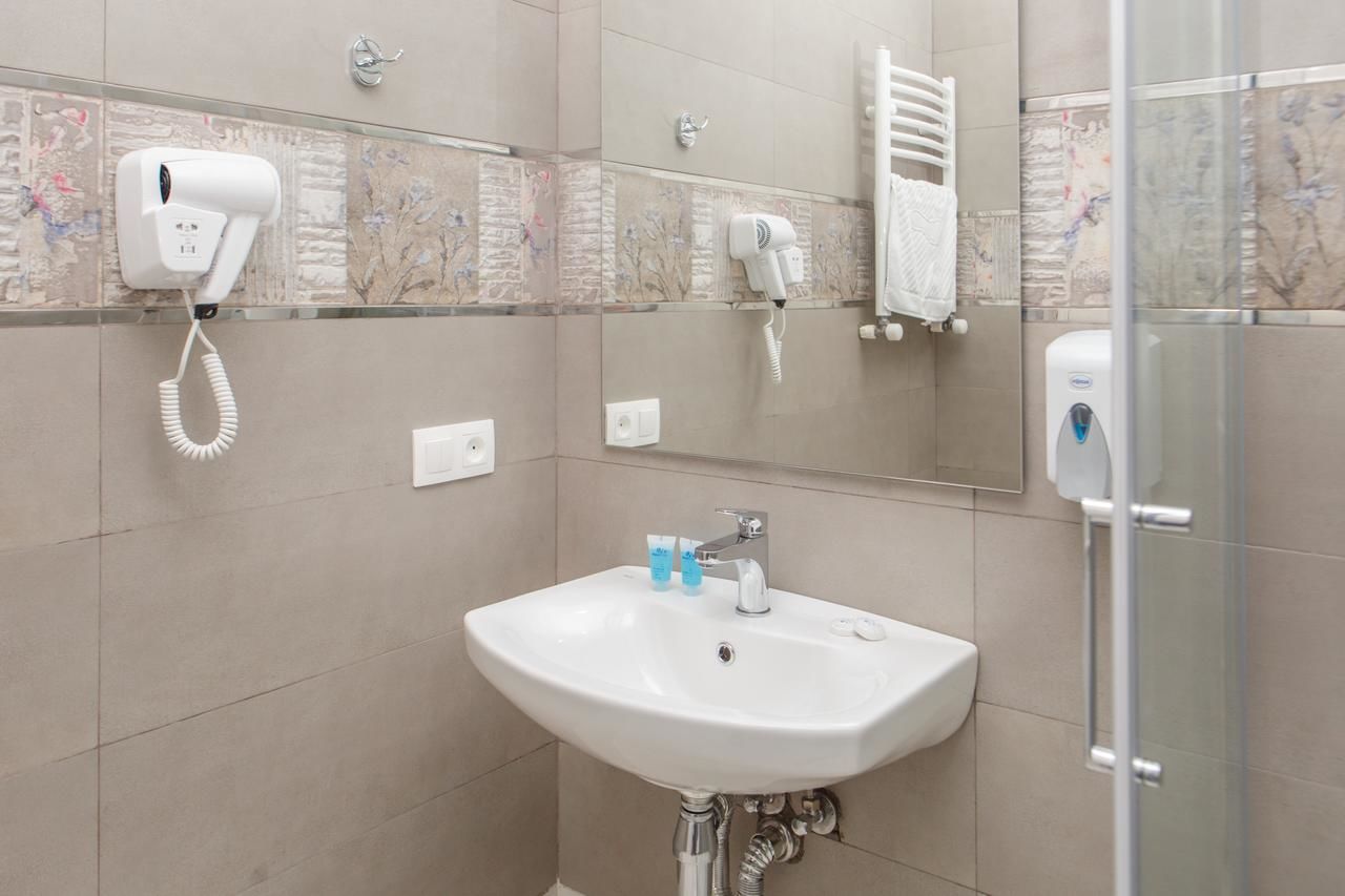 Отель Hotel Nata Тбилиси-37