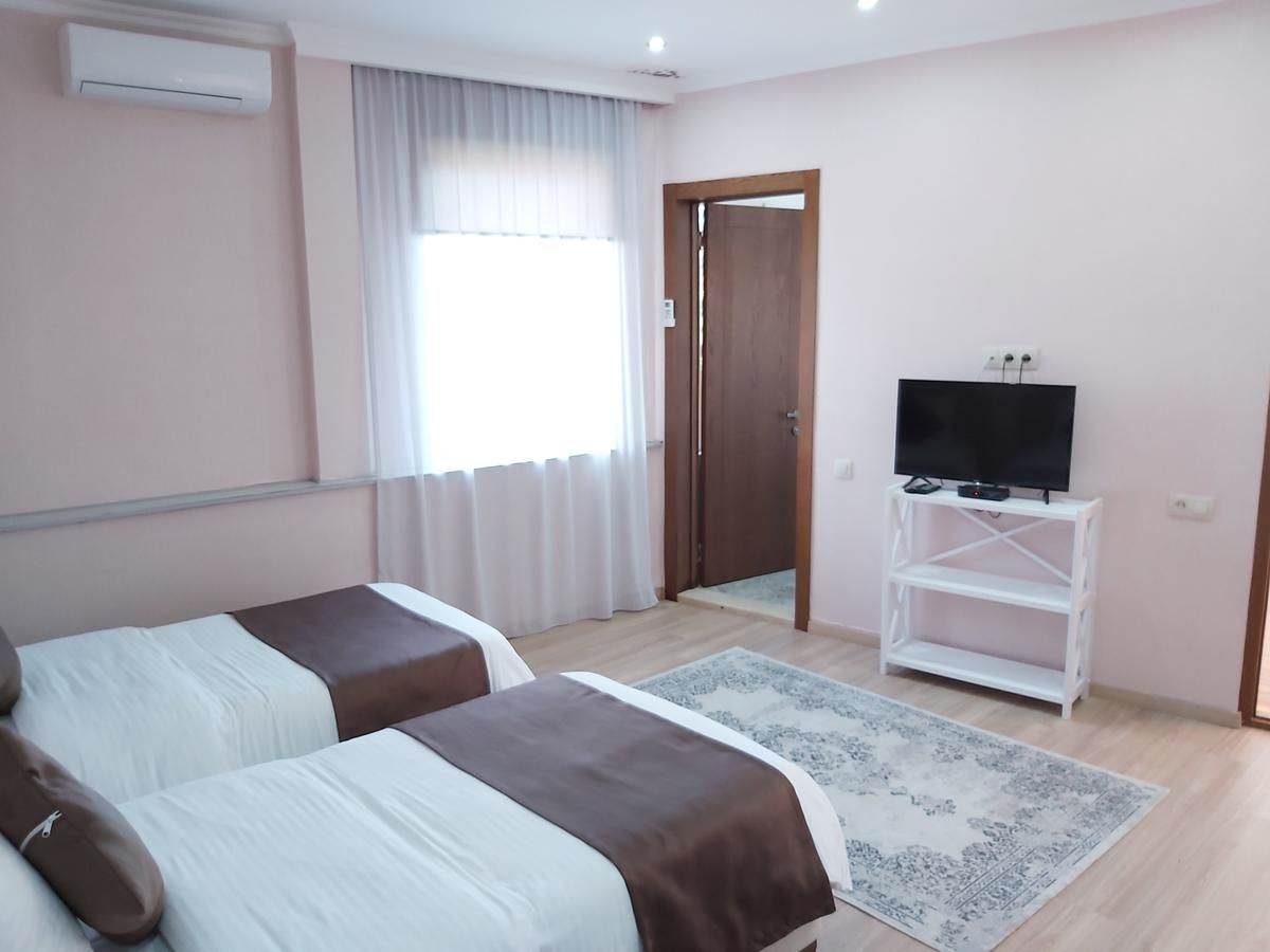 Отель Hotel Nata Тбилиси-9