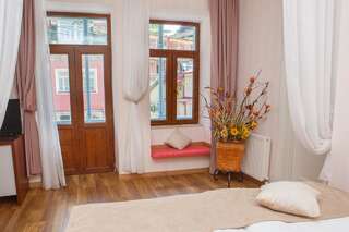 Отель Hotel Nata Тбилиси Стандартный двухместный люкс с 1 кроватью-3