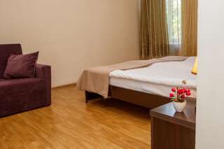 Отель Hotel Nata Тбилиси Семейный номер-4